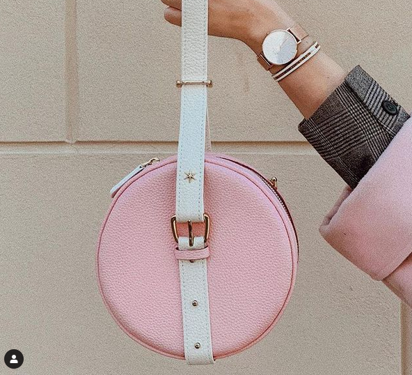 S’habiller autrement avec un total look rose